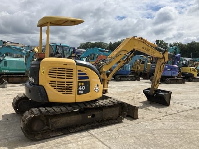 MINI EXCAVATOR — Auction (lot 8461-244)