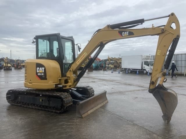 MINI EXCAVATOR — Auction (lot 8461-25)