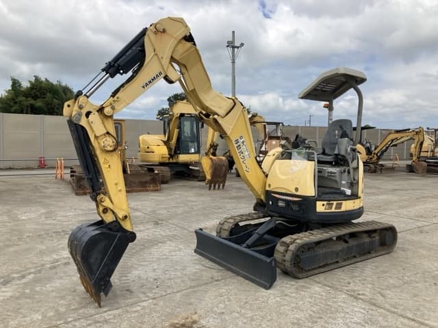 MINI EXCAVATOR — Auction (lot 8461-261)