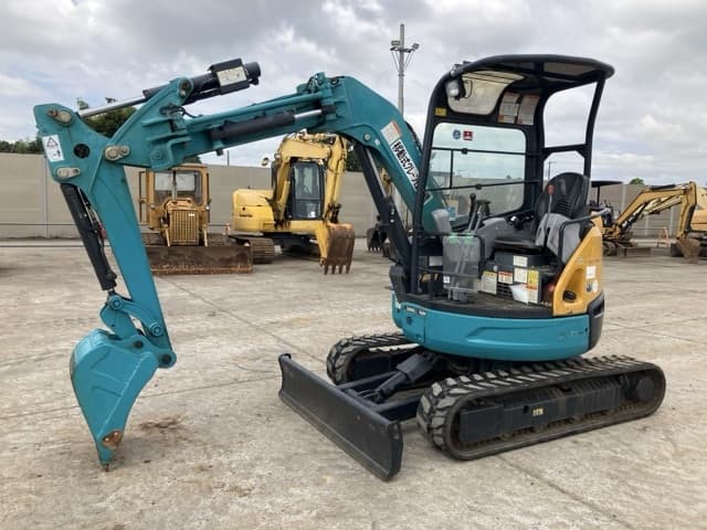 MINI EXCAVATOR — Auction (lot 8461-262)