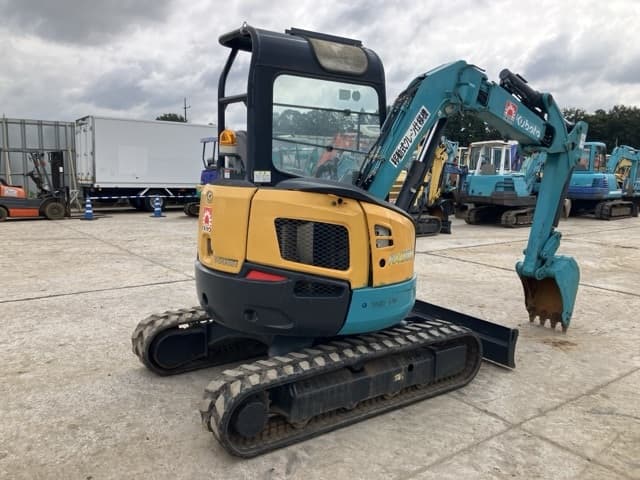 MINI EXCAVATOR — Auction (lot 8461-262)