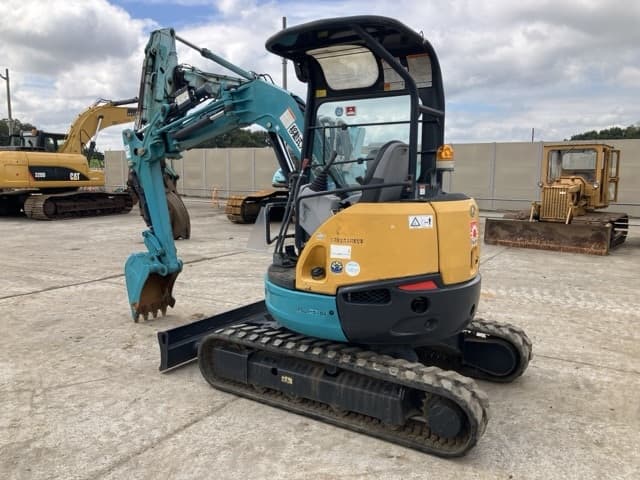 MINI EXCAVATOR — Auction (lot 8461-262)