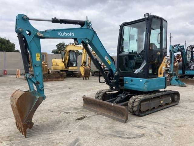 MINI EXCAVATOR — Auction (lot 8461-267)