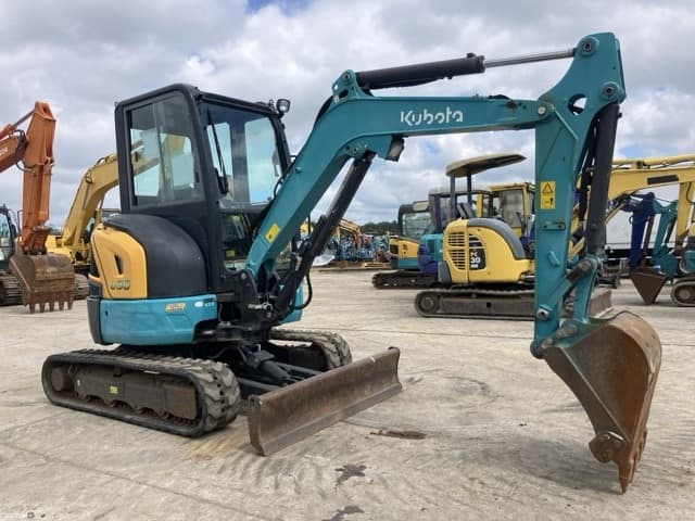 MINI EXCAVATOR — Auction (lot 8461-267)