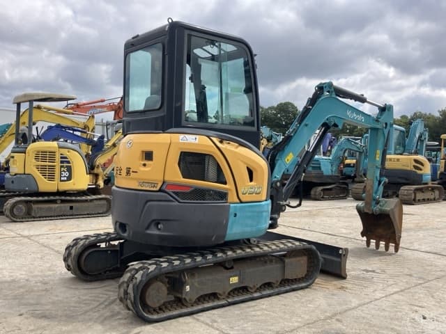 MINI EXCAVATOR — Auction (lot 8461-267)