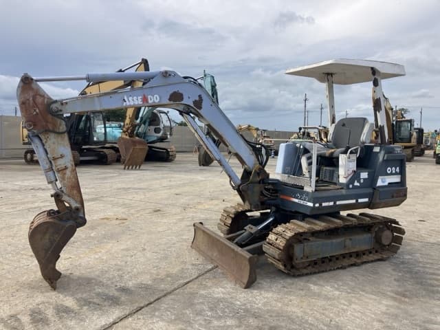 MINI EXCAVATOR — Auction (lot 8461-27)