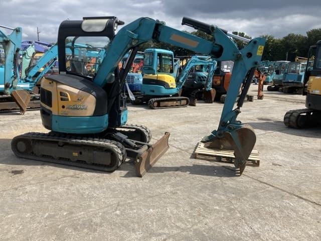 MINI EXCAVATOR — Auction (lot 8461-270)