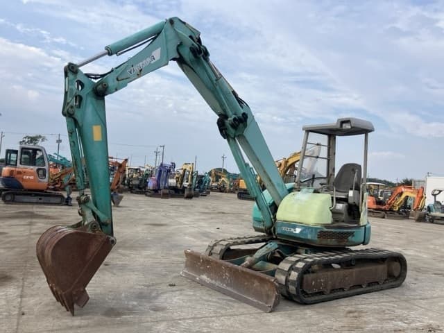 MINI EXCAVATOR — Auction (lot 8461-276)
