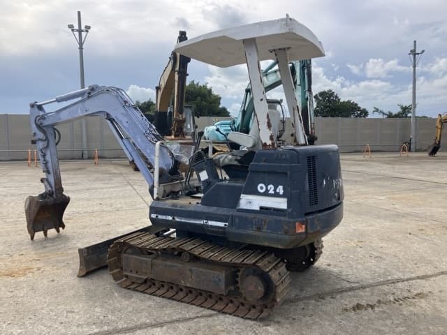 MINI EXCAVATOR — Auction (lot 8461-28)