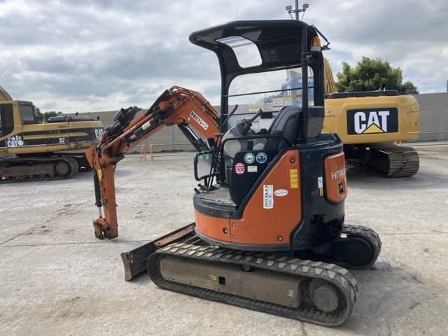 MINI EXCAVATOR — Auction (lot 8461-280)