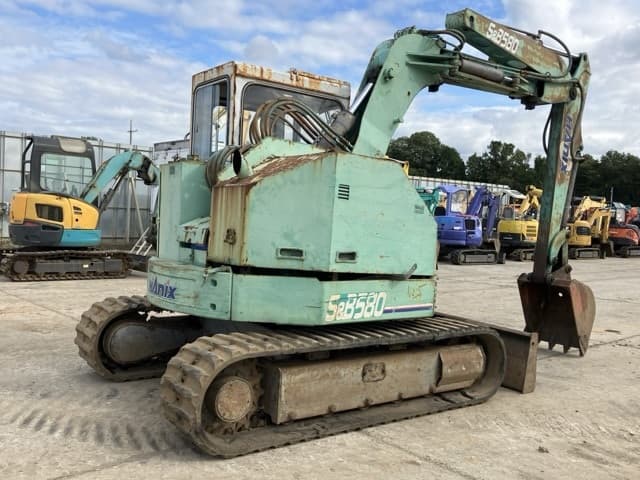 MINI EXCAVATOR — Auction (lot 8461-282)