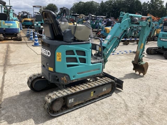 MINI EXCAVATOR — Auction (lot 8461-288)