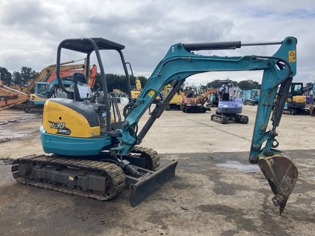 MINI EXCAVATOR — Auction (lot 8461-300)
