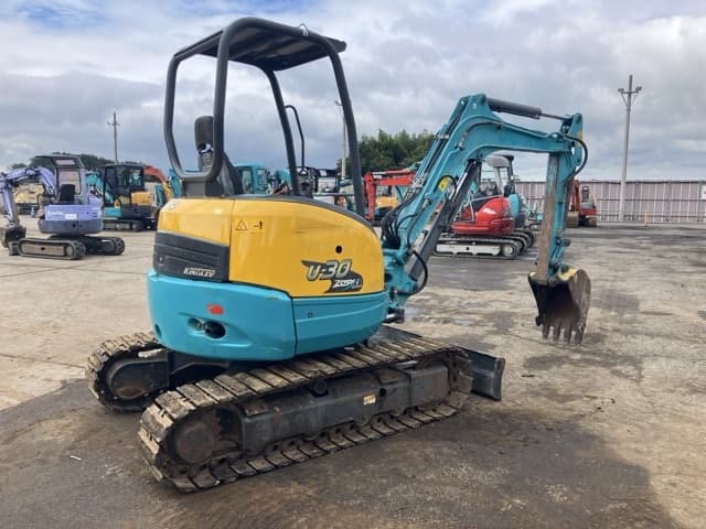 MINI EXCAVATOR — Auction (lot 8461-300)