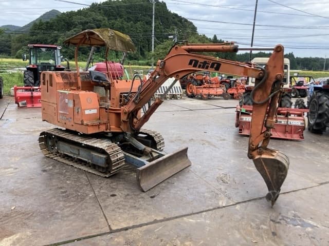 MINI EXCAVATOR — Auction (lot 8461-30001)