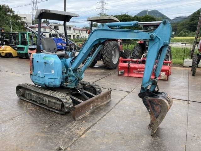 MINI EXCAVATOR — Auction (lot 8461-30002)