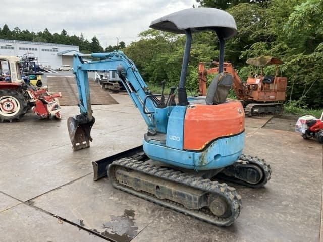 MINI EXCAVATOR — Auction (lot 8461-30002)