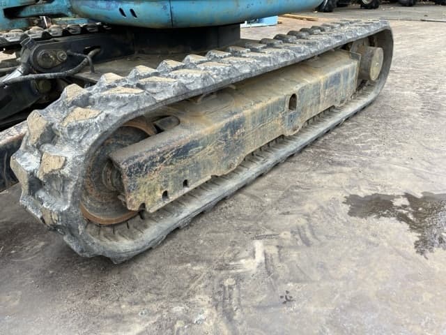 MINI EXCAVATOR — Auction (lot 8461-30002)