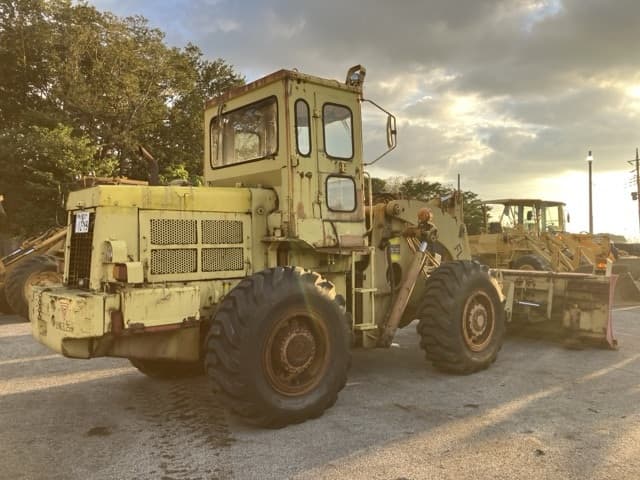 WHEEL LOADER — Auction (lot 8461-302)