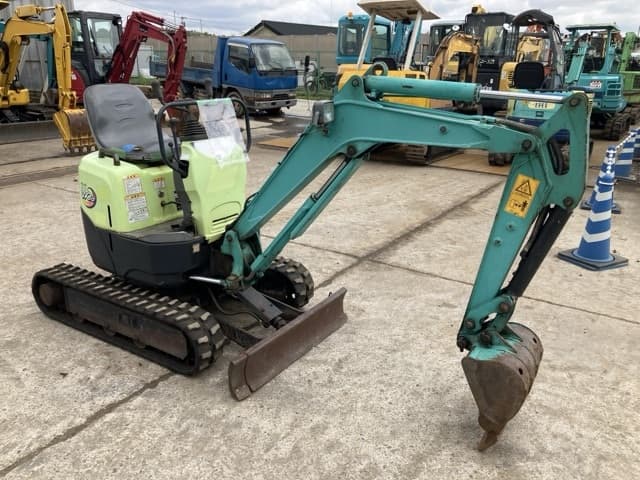 MINI EXCAVATOR — Auction (lot 8461-305)