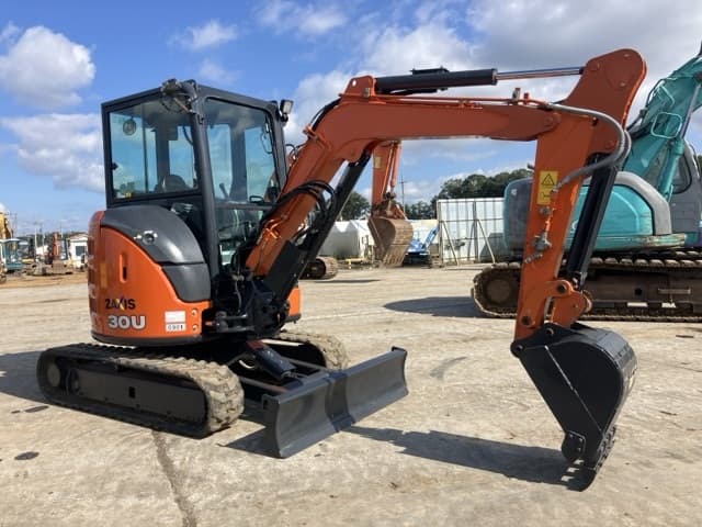 MINI EXCAVATOR — Auction (lot 8461-313)