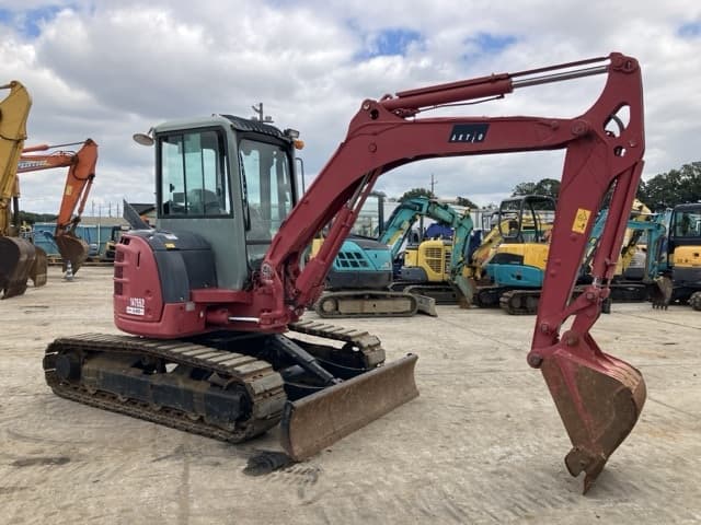 MINI EXCAVATOR — Auction (lot 8461-317)