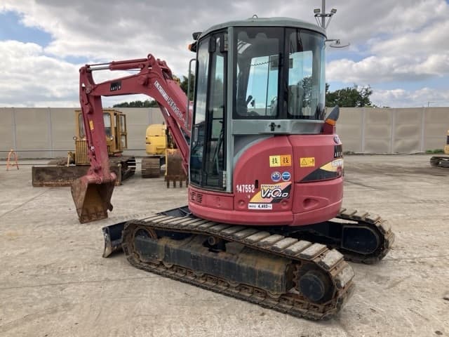 MINI EXCAVATOR — Auction (lot 8461-317)