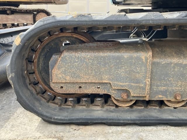 MINI EXCAVATOR — Auction (lot 8461-318)
