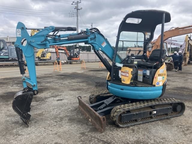MINI EXCAVATOR — Auction (lot 8461-319)