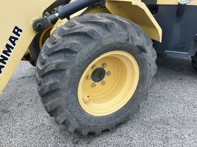 MINI WHEEL LOADER — Auction (lot 8461-32)