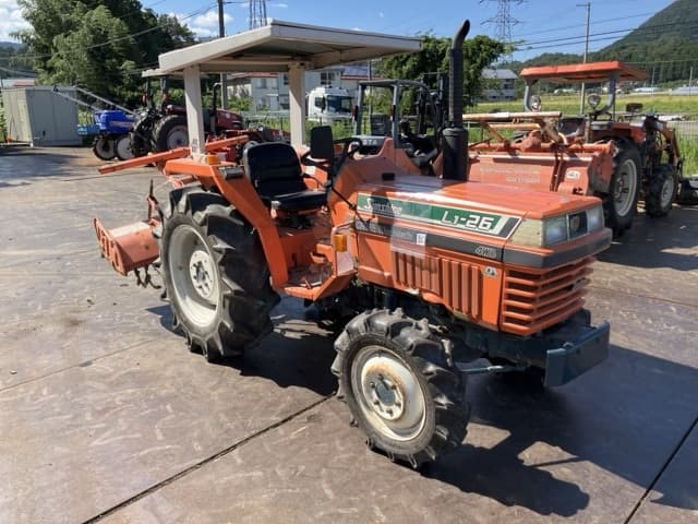 Tractor — Auction (lot 8461-32002)