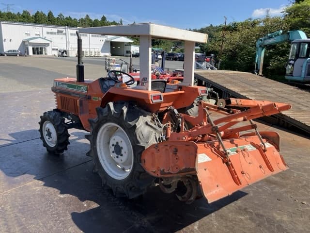 Tractor — Auction (lot 8461-32002)