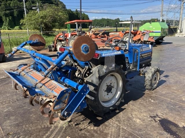 Tractor — Auction (lot 8461-32003)