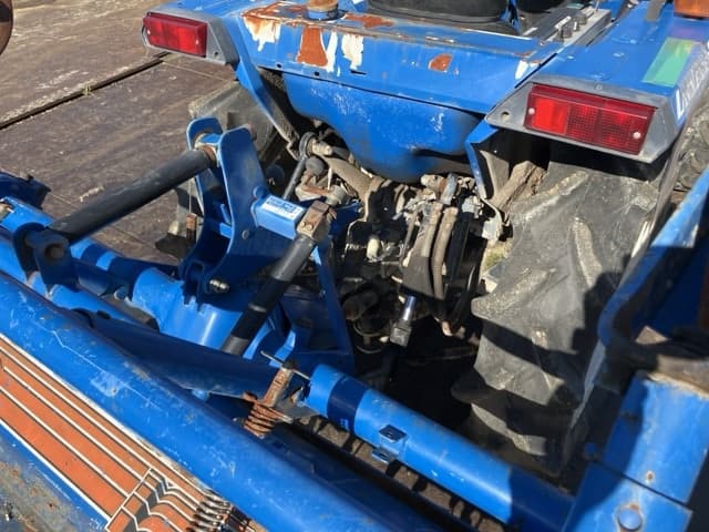 Tractor — Auction (lot 8461-32003)