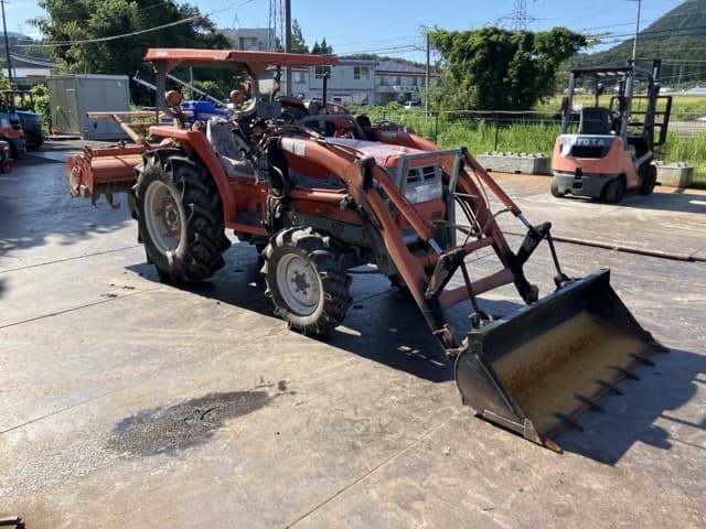 Tractor — Auction (lot 8461-32004)