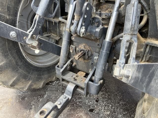 Tractor — Auction (lot 8461-32008)