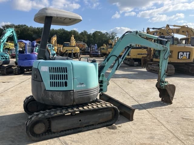 MINI EXCAVATOR — Auction (lot 8461-321)