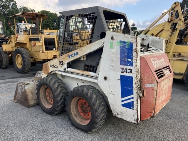 SKID STEER LOADER — Auction (lot 8461-325)