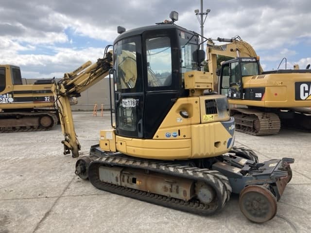 MINI EXCAVATOR — Auction (lot 8461-327)