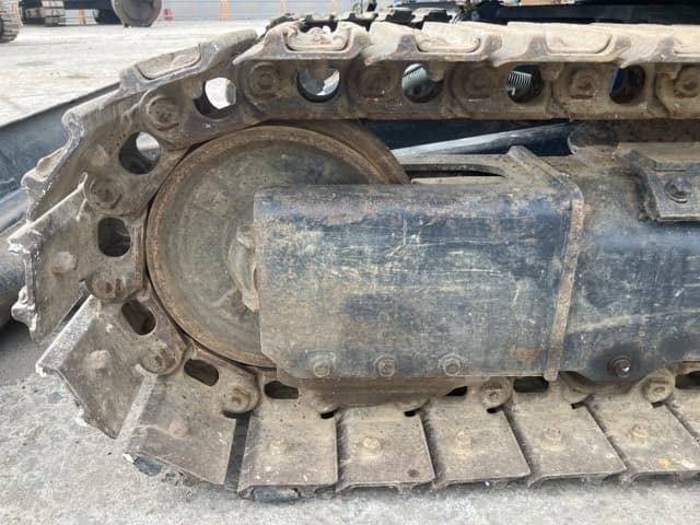MINI EXCAVATOR — Auction (lot 8461-33)