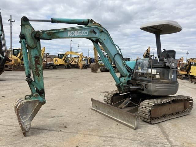 MINI EXCAVATOR — Auction (lot 8461-330)
