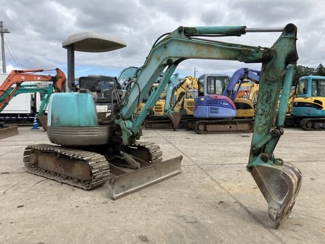 MINI EXCAVATOR — Auction (lot 8461-330)