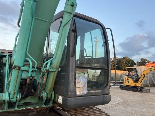 EXCAVATOR — Auction (lot 8461-336)
