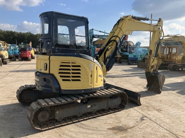 MINI EXCAVATOR — Auction (lot 8461-344)