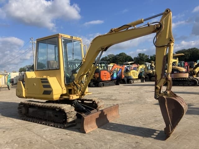 MINI EXCAVATOR — Auction (lot 8461-353)