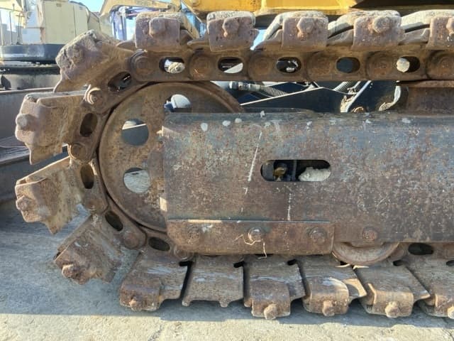 MINI EXCAVATOR — Auction (lot 8461-353)