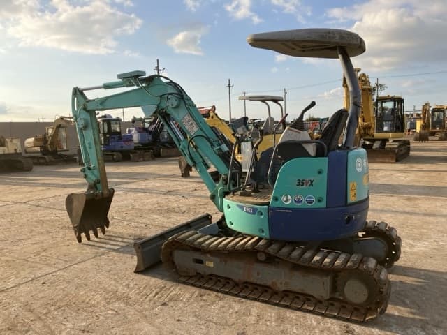 MINI EXCAVATOR — Auction (lot 8461-357)