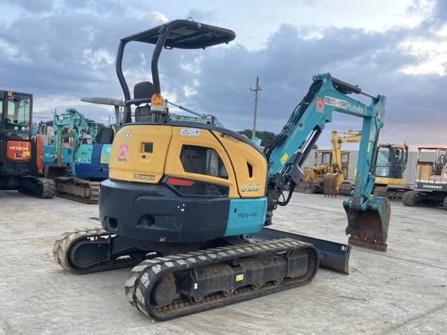 MINI EXCAVATOR — Auction (lot 8461-364)