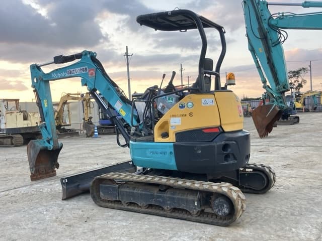 MINI EXCAVATOR — Auction (lot 8461-364)