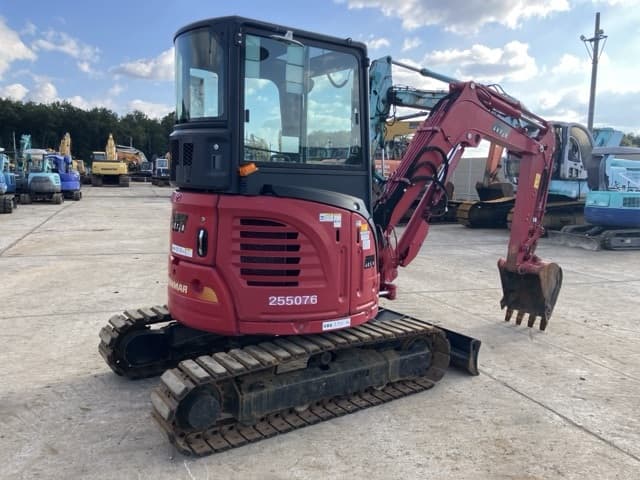 MINI EXCAVATOR — Auction (lot 8461-365)